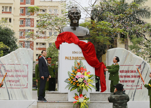 The Statue of Revolutionist Felix Edmundovich Dzerzhinsky is red address in traditional education at PPA